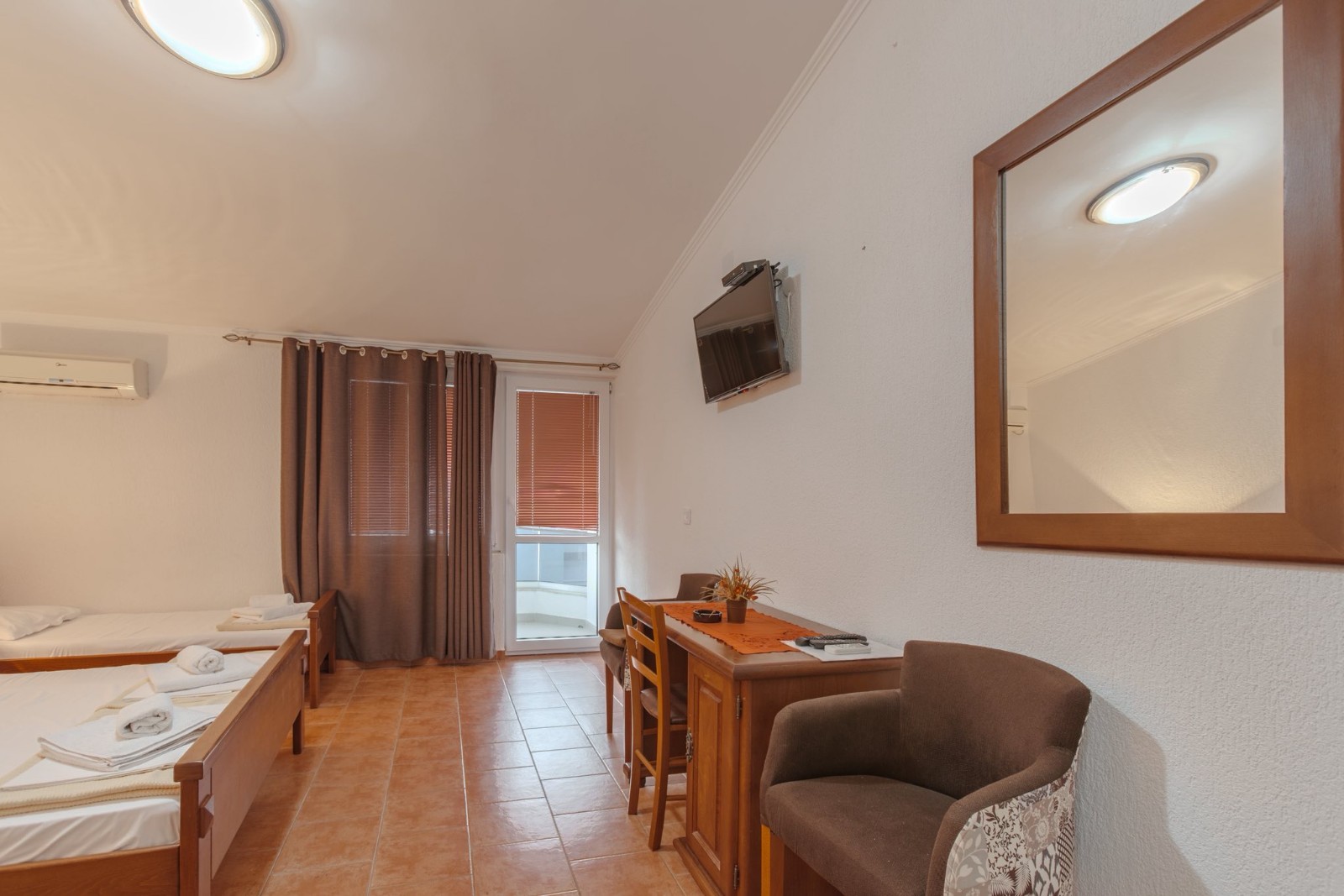 Quadruple Studio (Annex)