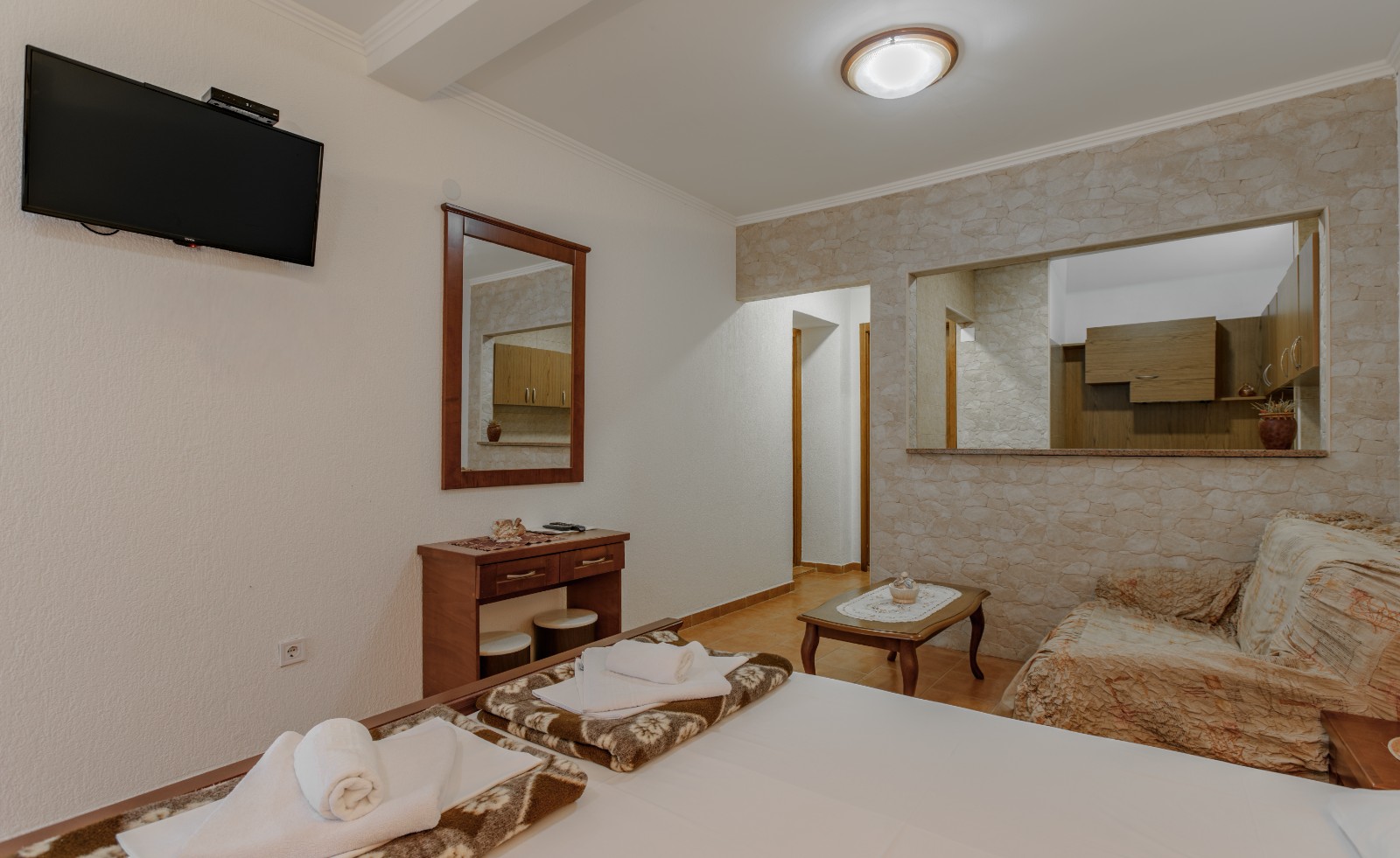 Double Studio (Annex)